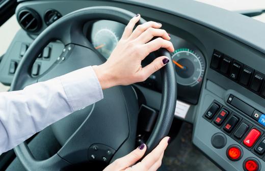 Осторожно, невнимание: какие вредные привычки отвлекают водителя за рулем<br />
