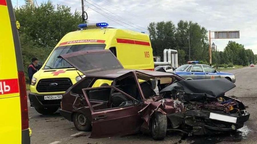 Подросток погиб и три человека пострадали в ДТП в Красноярском крае<br />

