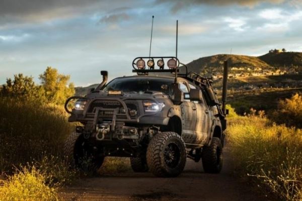 <br />
			Toyota Tundra: пикап, способный пережить зомби-апокалипсис (22 фото)