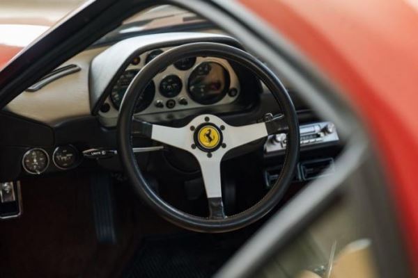 <br />
			Ferrari 308 GTB «Vetroresina» — Что за странное слово "Ветрорезина"?