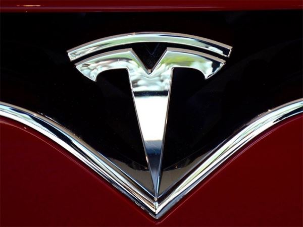 Tesla заново разрабатывает автомобильные металлы