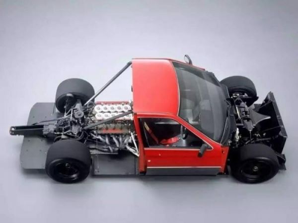 <br />
			Alfa Romeo 164 с мотором V10 от Формулы-1 из 80-ых (8 фото)