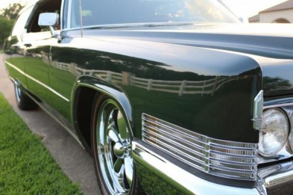 <br />
			Универсал Cadillac De Ville 1969 года в цвете British Racing Green (3