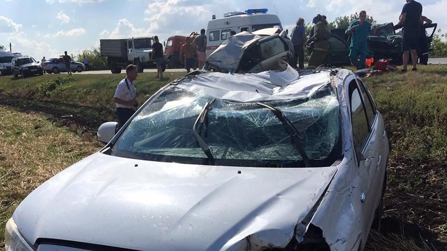 Три человека погибли в ДТП с участием трех машин под Воронежем<br />
