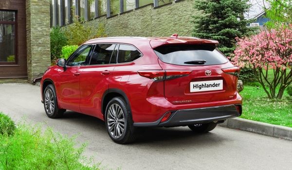 Toyota запустила продажи своего нового Toyota Highlander в России